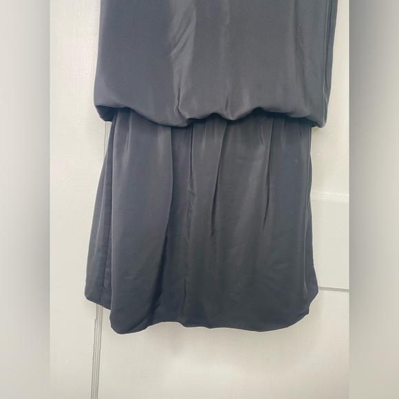 AMANDA UPRICHARD Brody Black Sleeveless V-Neck Sleeveless Designer Dress - Picture 4 of 9